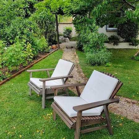 Le Cerisier Couette-café 3*